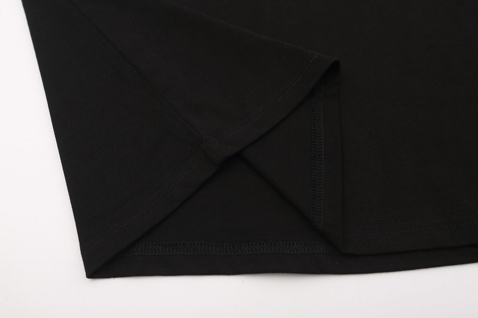 GIVENCHY纪梵希GIVENCHY字母压皮重工高温烫钻短袖