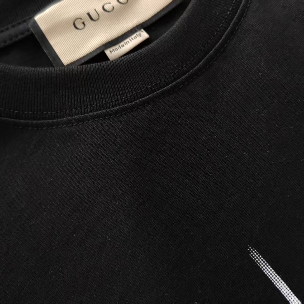 Gucci/古驰 渐变字母logo短袖 进口百分百纯棉面料 穿着舒适透气 胸前印花清晰细腻