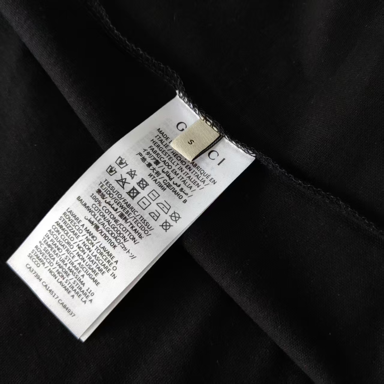 Gucci/古驰 渐变字母logo短袖 进口百分百纯棉面料 穿着舒适透气 胸前印花清晰细腻