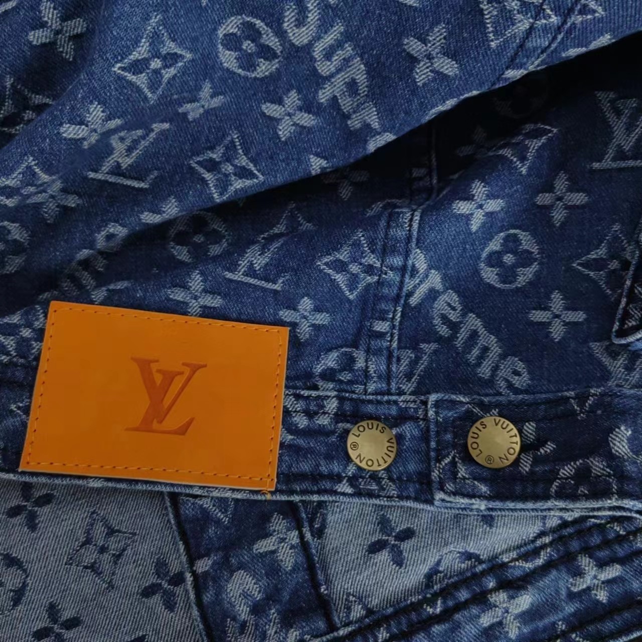 路易威登Louis Vuttion Supreme 联名印花牛仔外套
