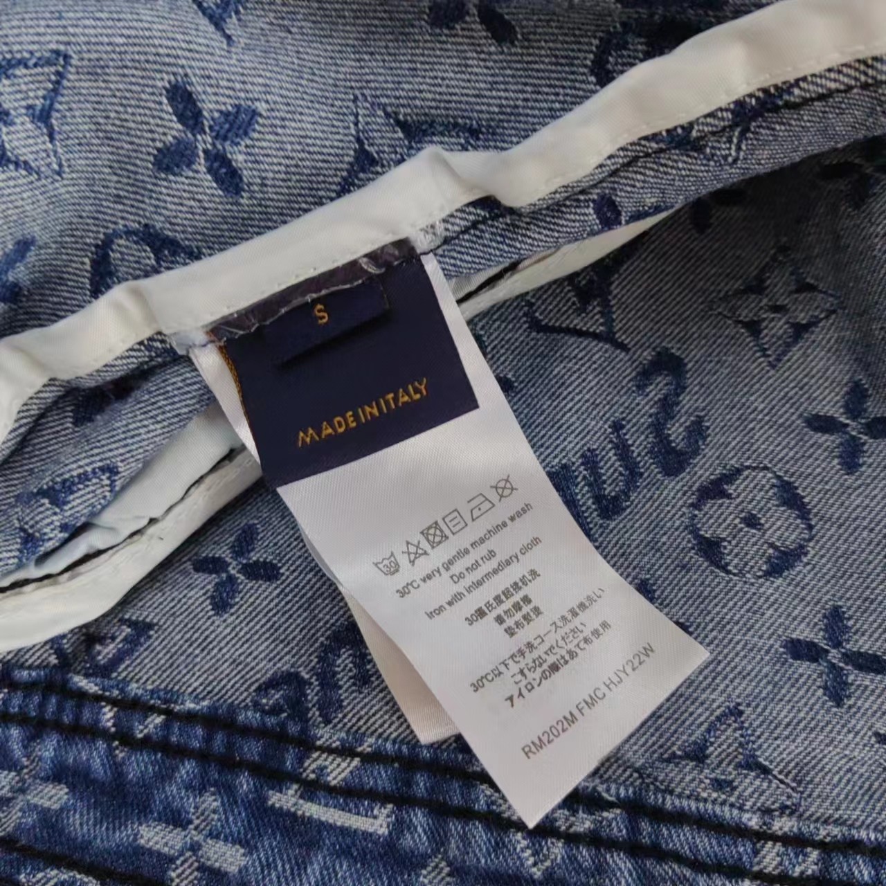 路易威登Louis Vuttion Supreme 联名印花牛仔外套