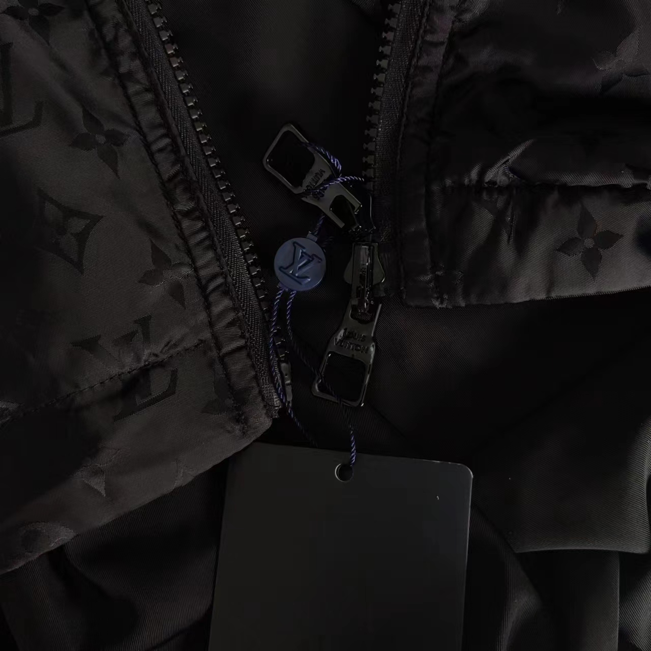 （顶级版本 区别通货） LV路易威登FW23 满印双面穿防风长袖夹克外套冲锋衣