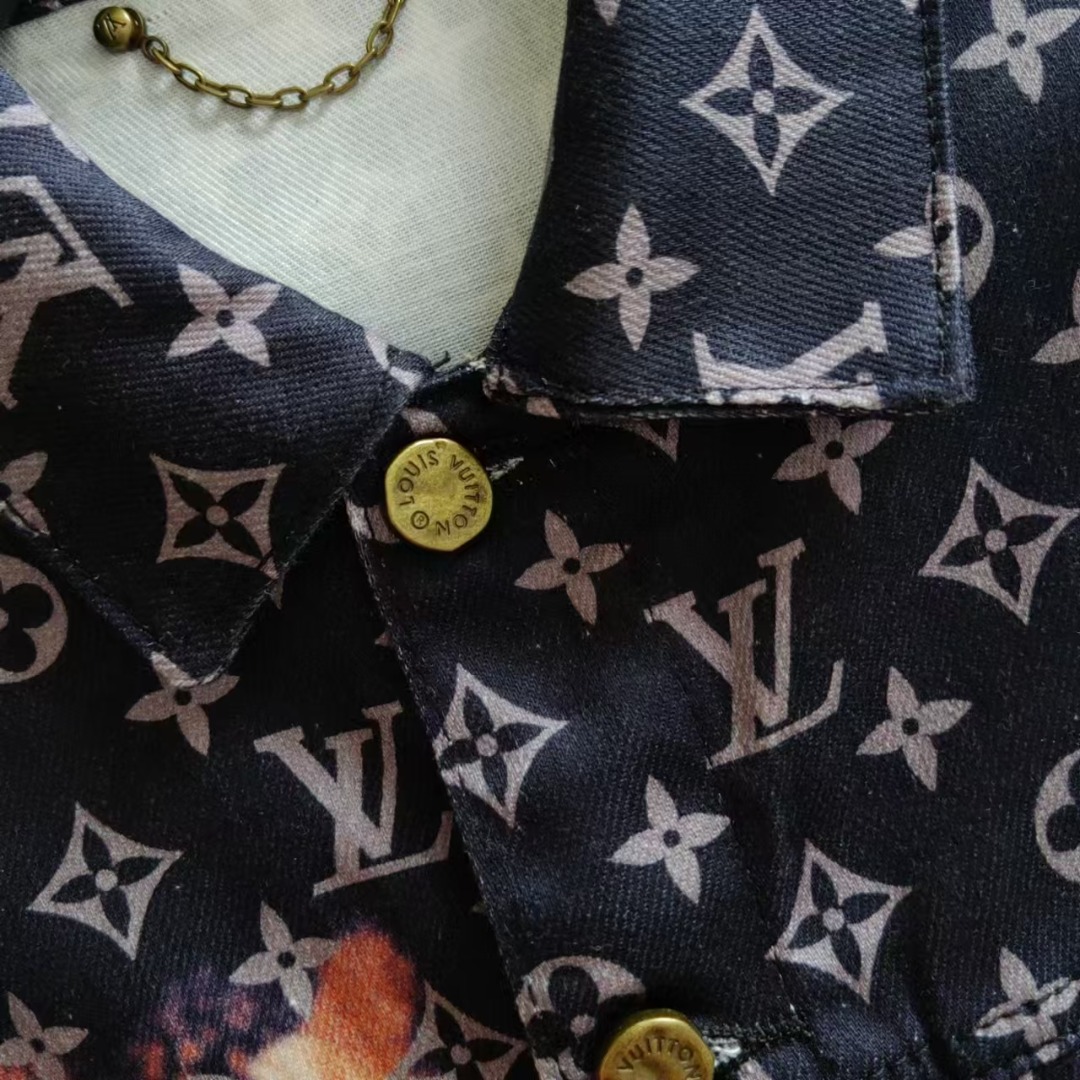 LV&路易威登 Louis Vuitton 渐变提花经典联名系列水洗满印牛仔外套