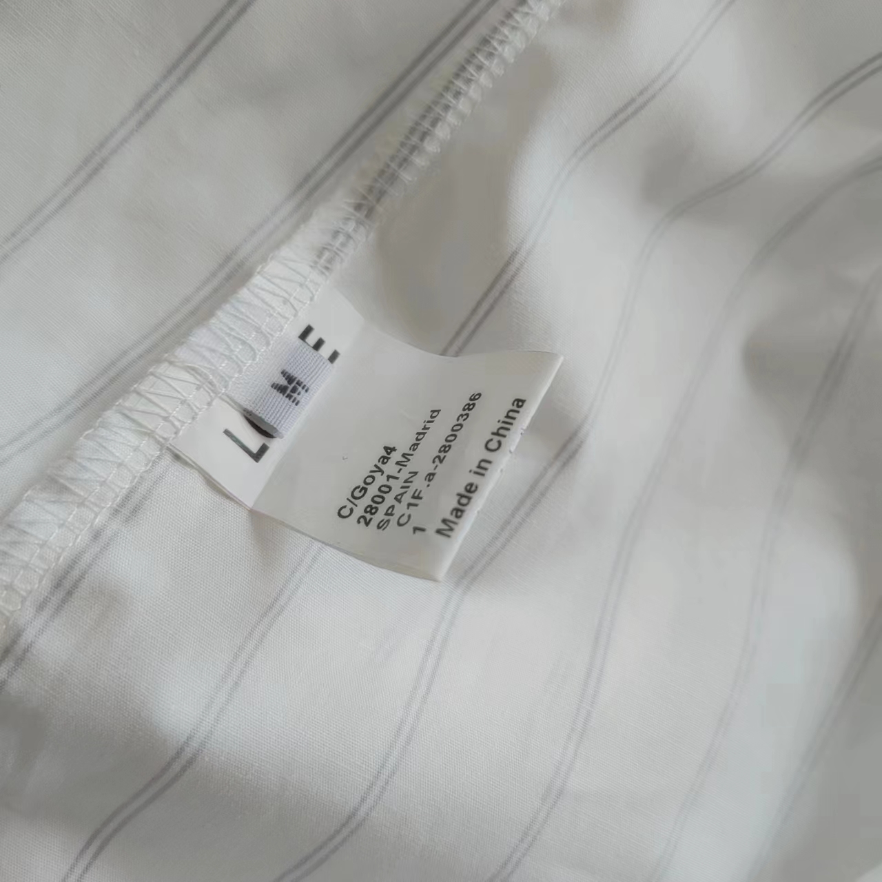 LOEWE 罗意威 2023ss 晕染灰条纹刺绣衬衫