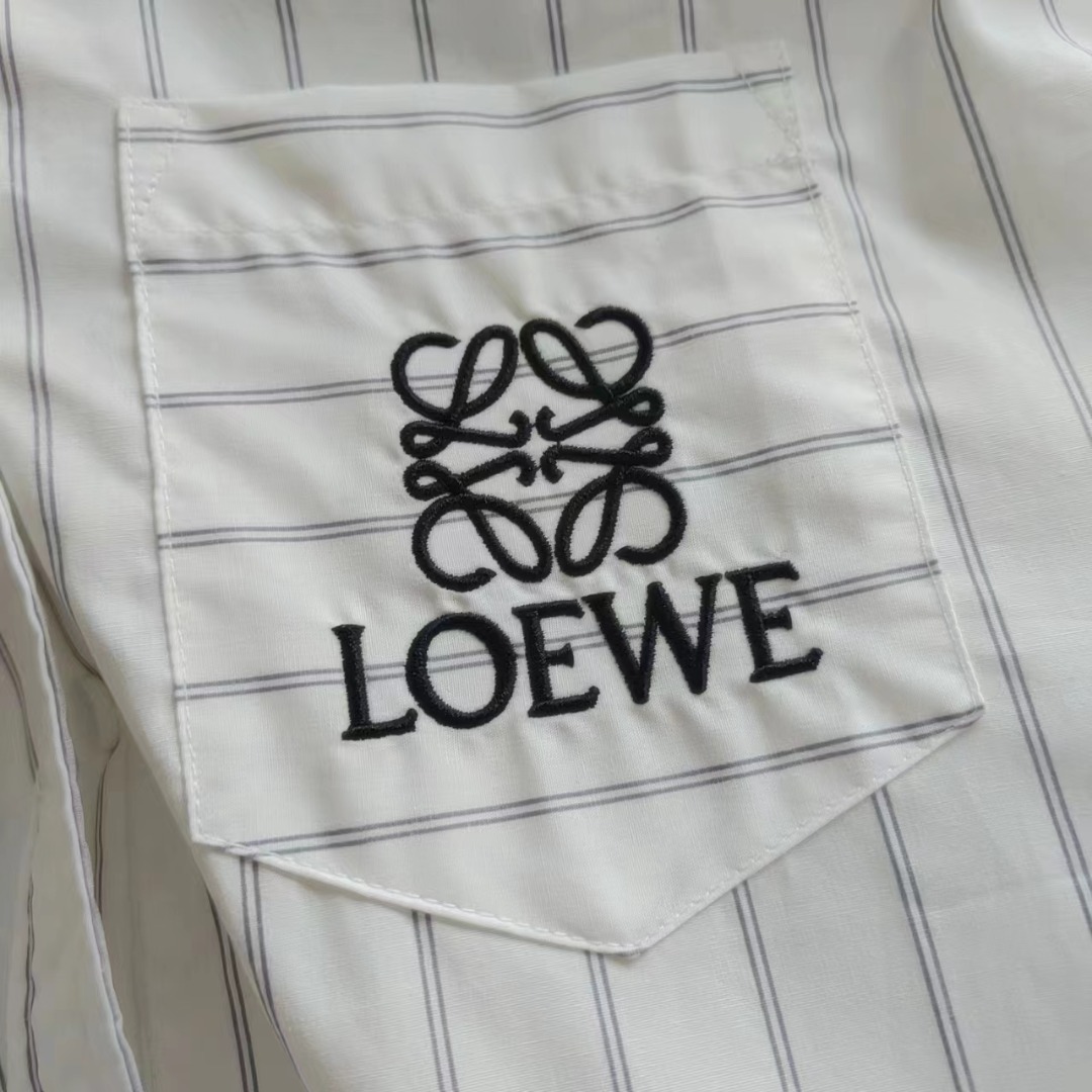 LOEWE 罗意威 2023ss 晕染灰条纹刺绣衬衫