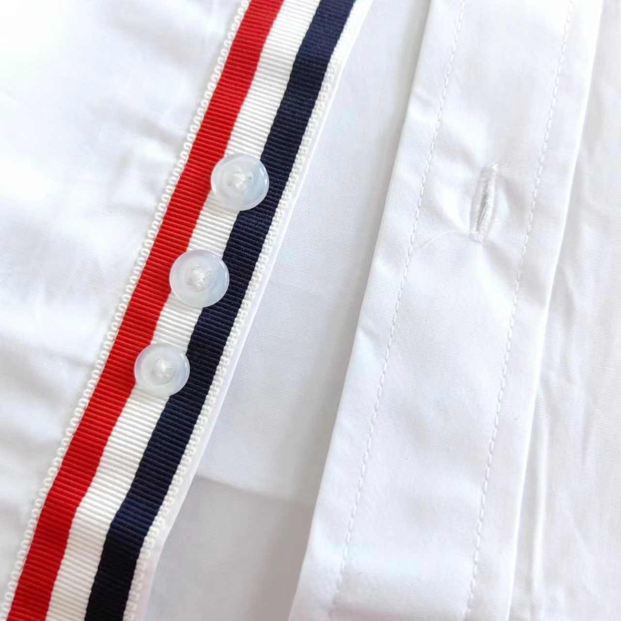 THOM BROWNE 汤姆布朗.TB衬衫府绸面料内门襟织带薄款夏季休闲衬衣