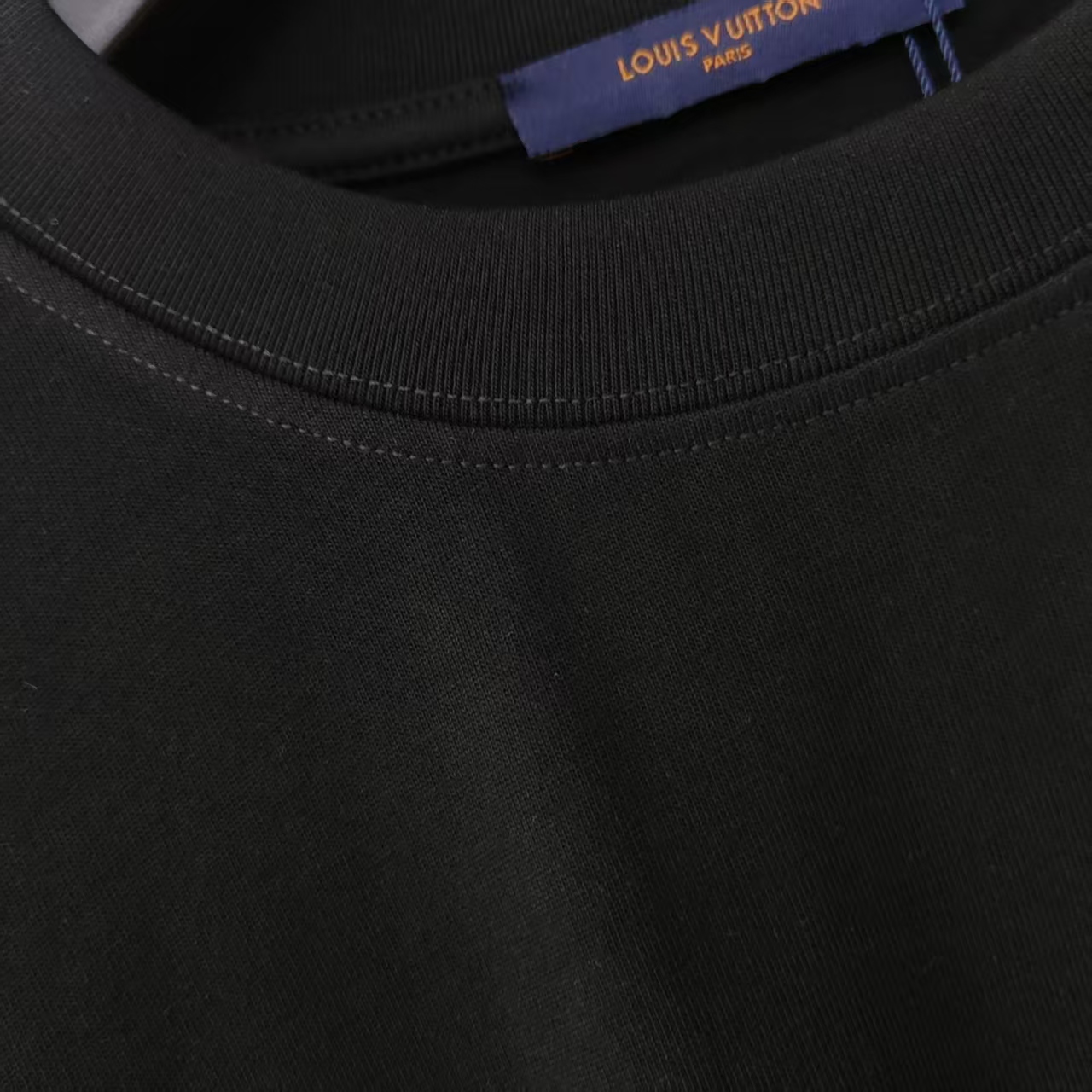 Louis vuitton/路易威登 胸前字母刺绣T恤短袖 工艺刺绣