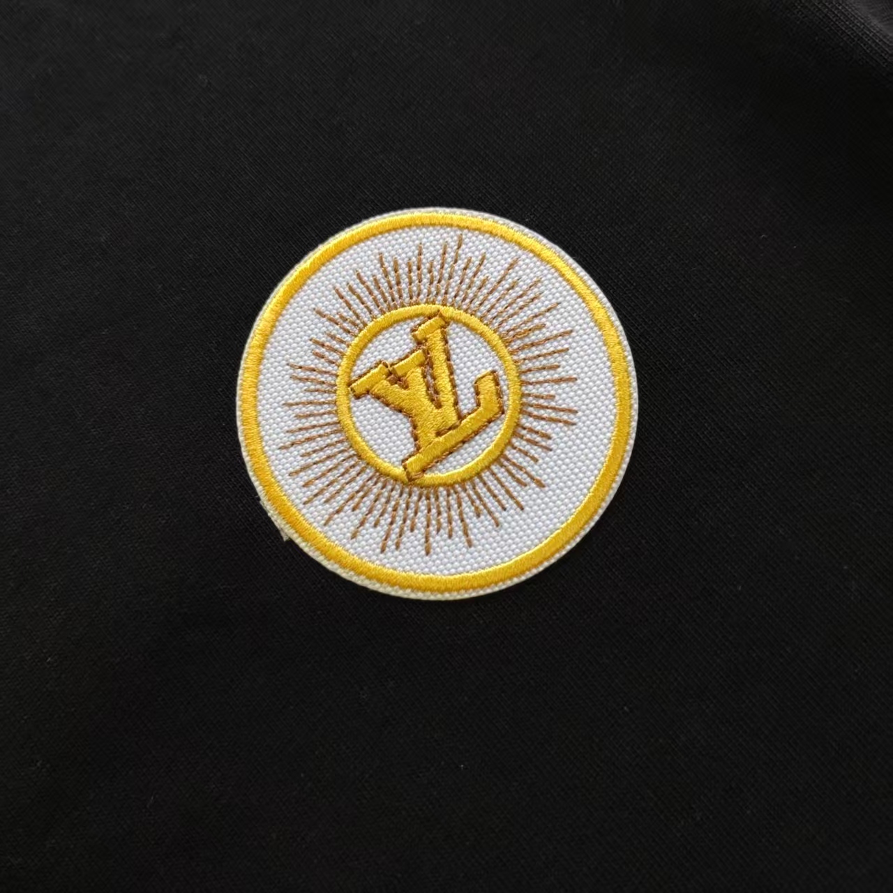 Louis vuitton/路易威登 胸前字母刺绣T恤短袖 工艺刺绣