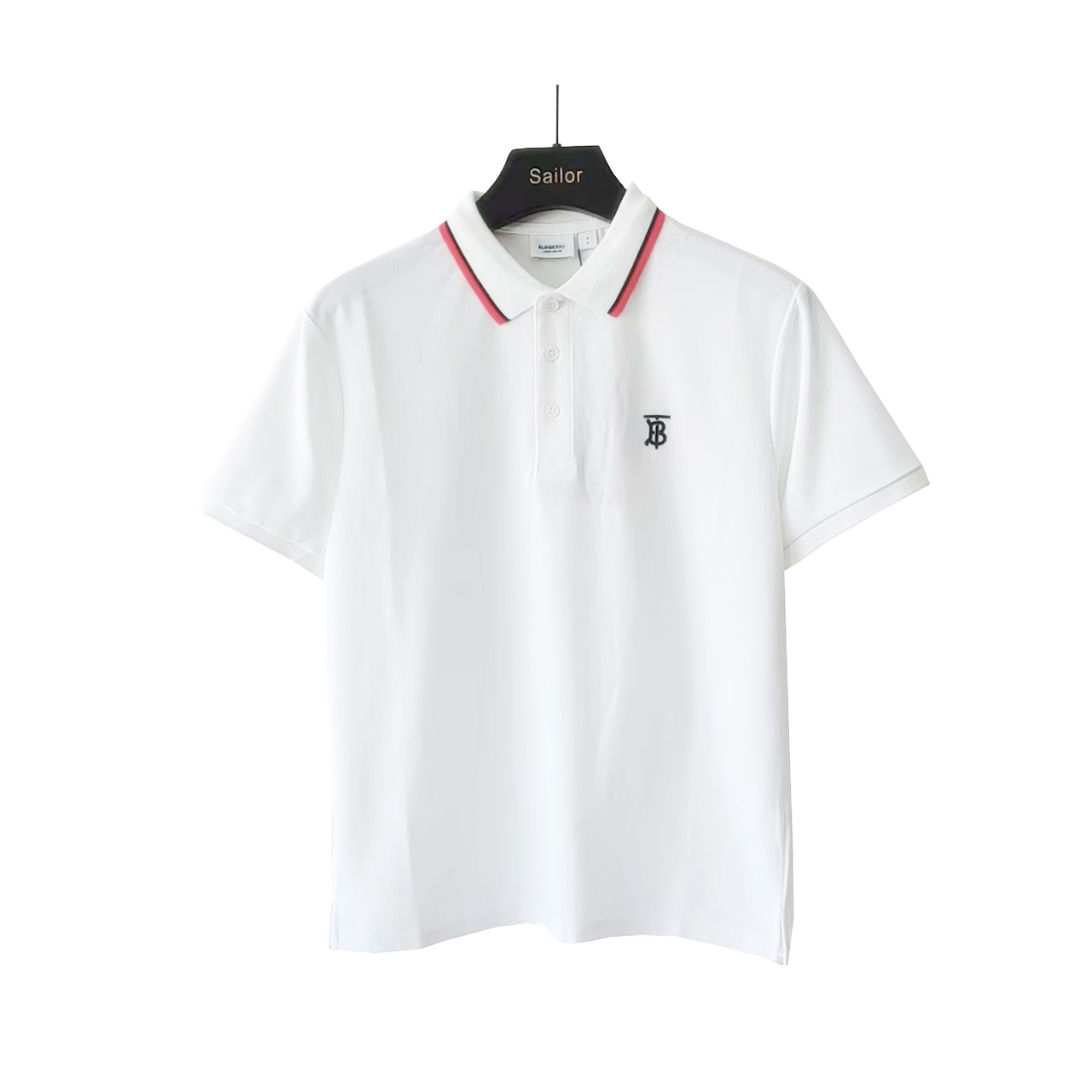 本地自取 💰140 实拍细节图+尺码表
BURBERRY/巴宝莉 TB小标刺绣POLO衫
最经典的一款常青小标设计 胸口精美的刺绣logo设计 ,纯棉质感亲肤舒适
商务休闲皆宜,珠地棉面料比普通针织布更加透气、干爽
3D立体剪裁工艺、上身版型立体
胸口绣花更是细节拉满、万针刺绣 立体饱满
采用240克全棉珠地棉面料、定制纽扣 顶级牛货
领口经典B家纯棉格纹
订制logo纽扣 原版包装袋
颜色:黑色 白色 卡其 KQ34@
尺码:S-XL