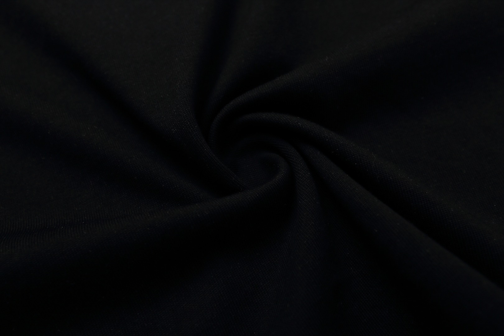 LOUIS VUITTON路易威登刺绣LOGO短袖T恤 白色 黑色-莆田鞋,莆田鞋货源,高仿鞋,高仿鞋货源,安福档口,莆田高仿鞋,莆田鞋批发,高仿鞋批发,莆田高仿运动鞋,高仿运动鞋,莆田运动鞋 LOUIS VUITTON路易威登刺绣LOGO短袖T恤 白色 黑色