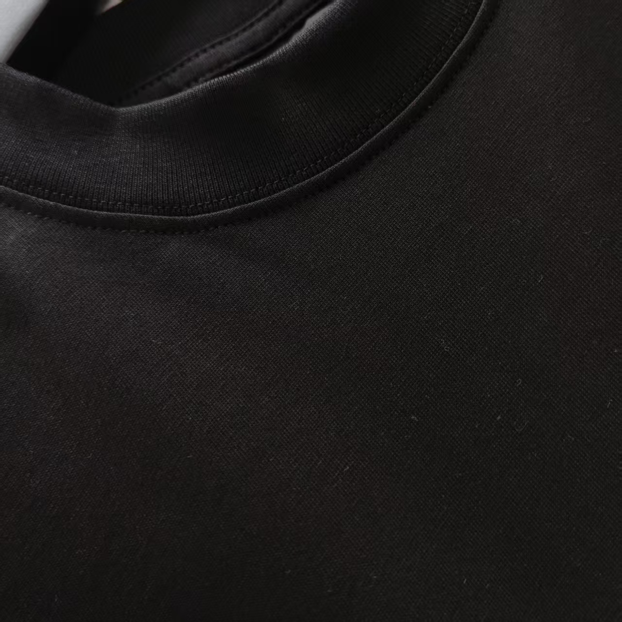 巴黎世家Balenciaga 大m字母刺绣短袖