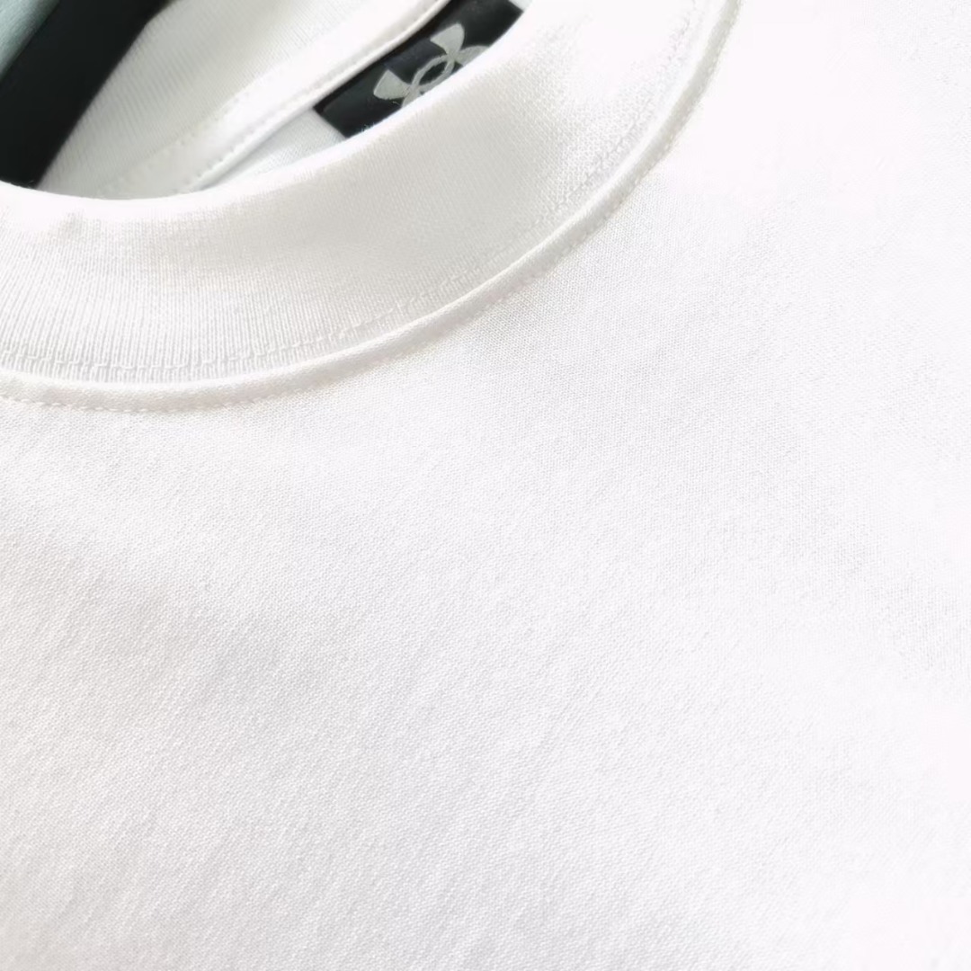 巴黎世家Balenciag 安德玛联名短袖 刺绣区分