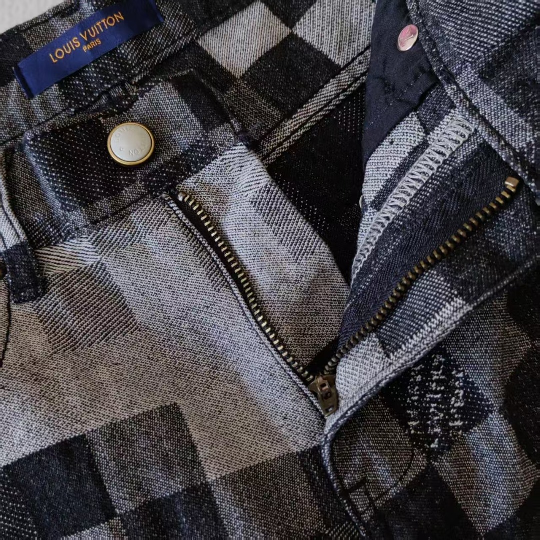 Louis Vuitton & 路易威登马赛克菲董联名秋冬牛仔裤