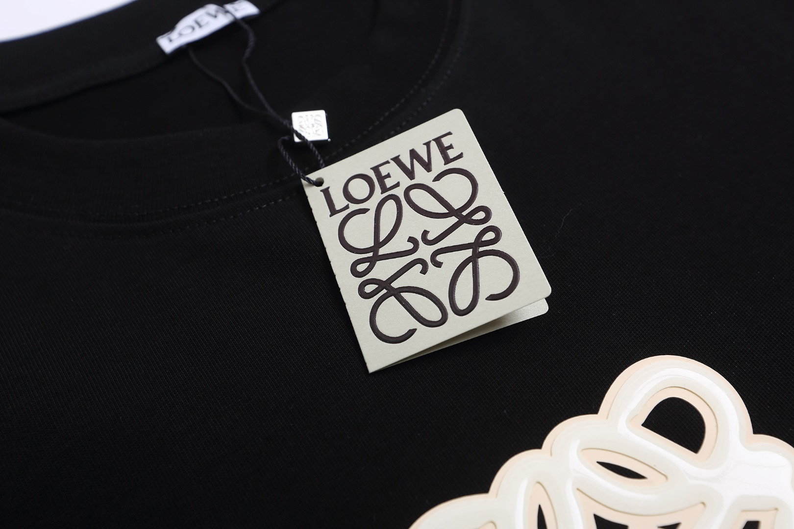 Loewe/罗意威 硅胶印字母Logo短袖T恤 黑色 白色