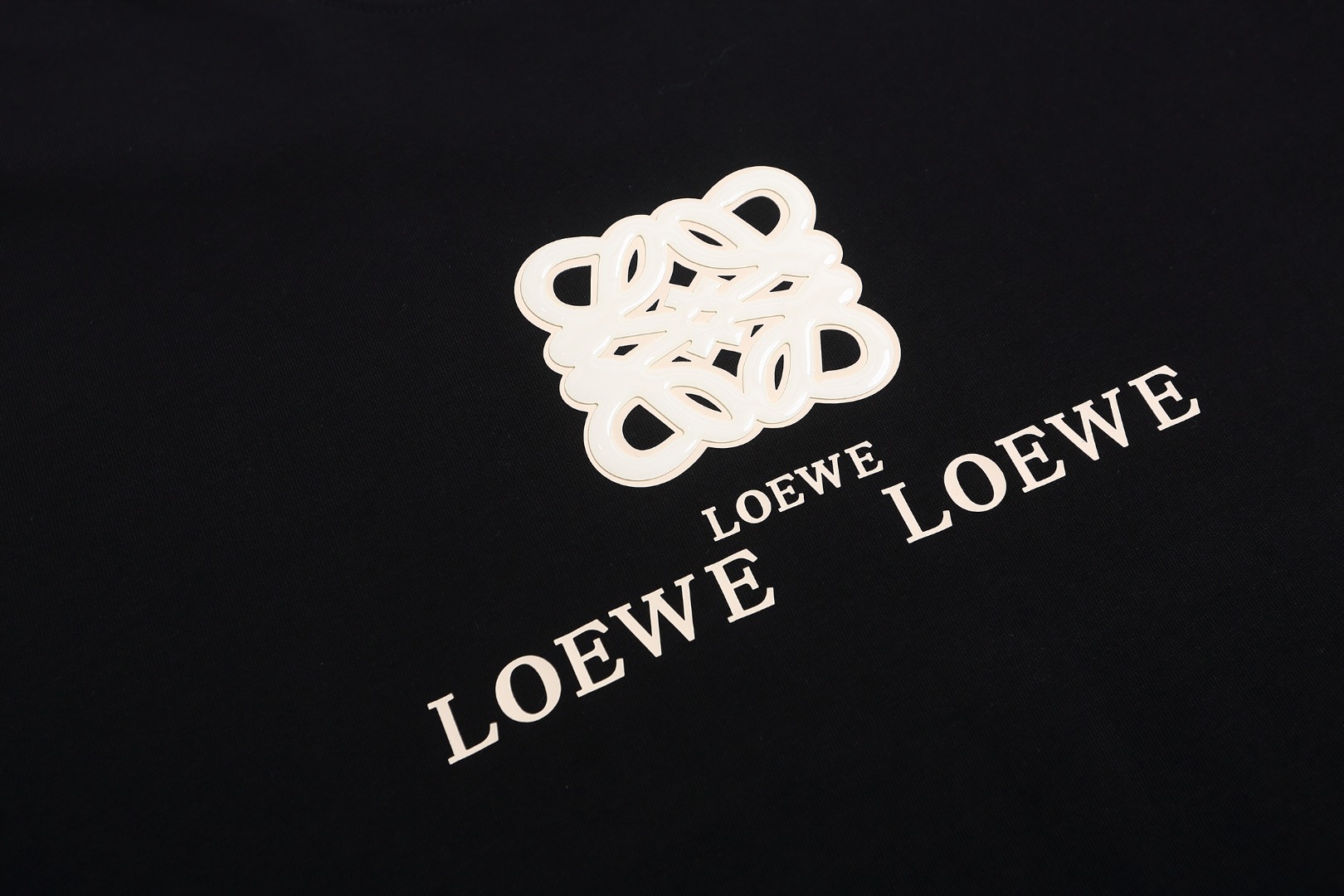 Loewe/罗意威 硅胶印字母Logo短袖T恤 黑色 白色