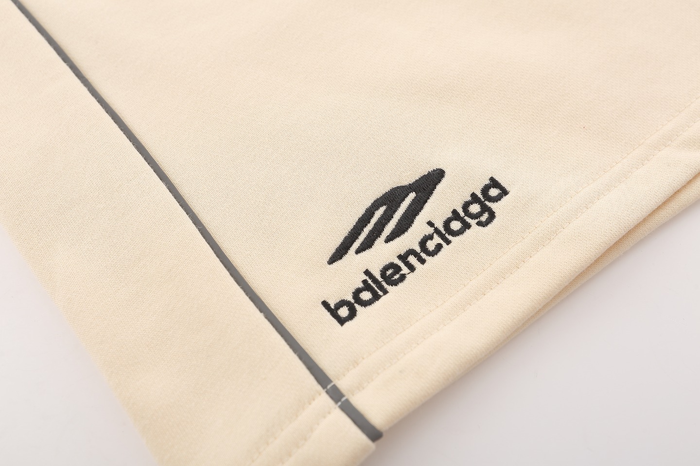 BALENCIAGA/巴黎世家 刺绣反光条毛圈短裤