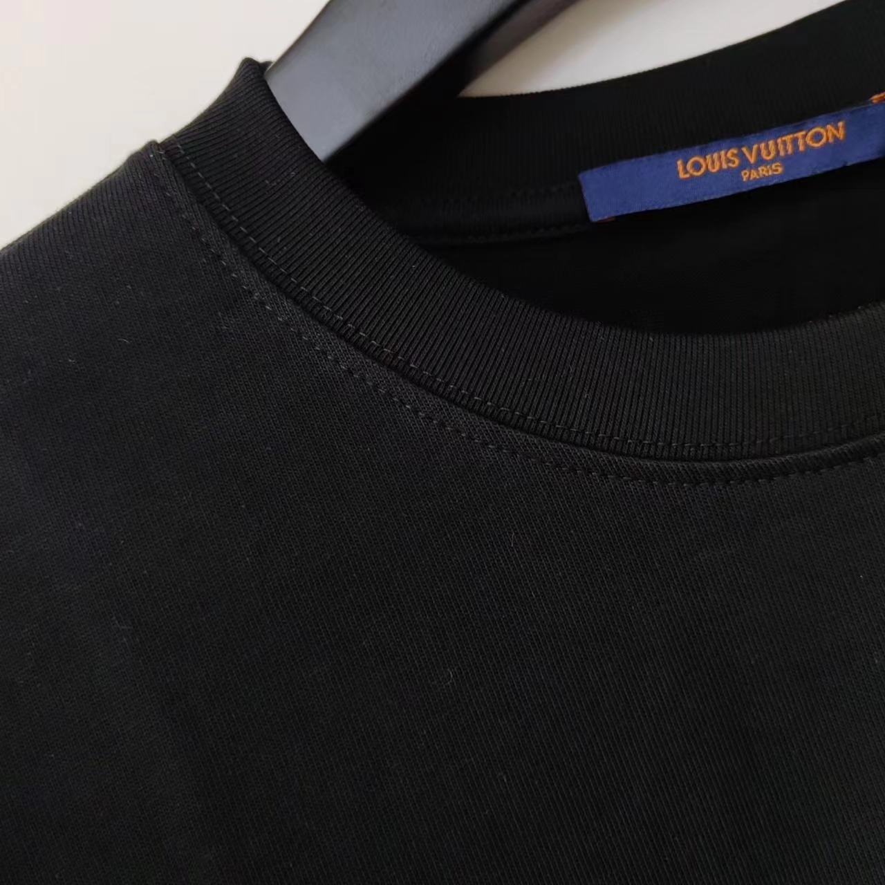 LOUIS VUITTON 路易 登威 24SS南瓜拖鞋logo印花短袖T恤 黑色 白色