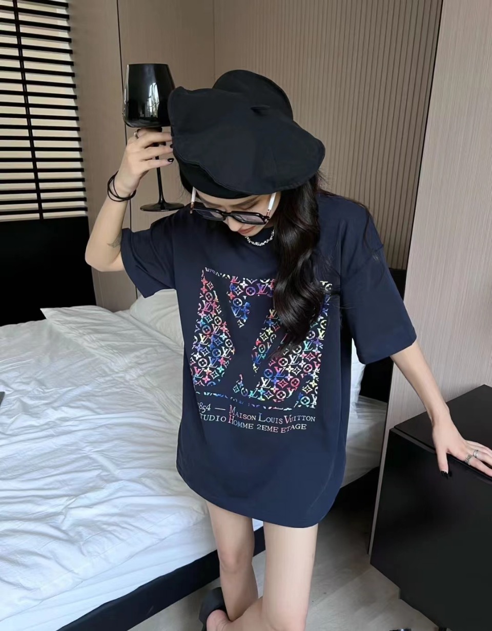 模特上身效果 LOUIS VUITTON 路易 登威 24SS工具图案彩虹老花字母印花短袖T恤