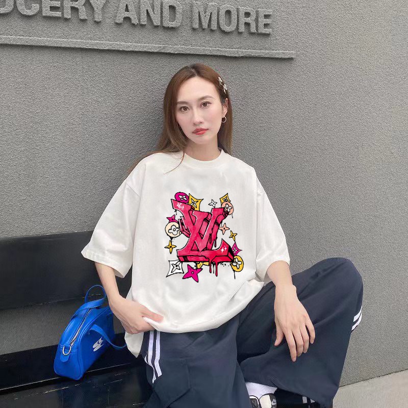 模特上身效果 Louis Vuit*on/路易威登 24S红L八方来财logo短袖 T桖