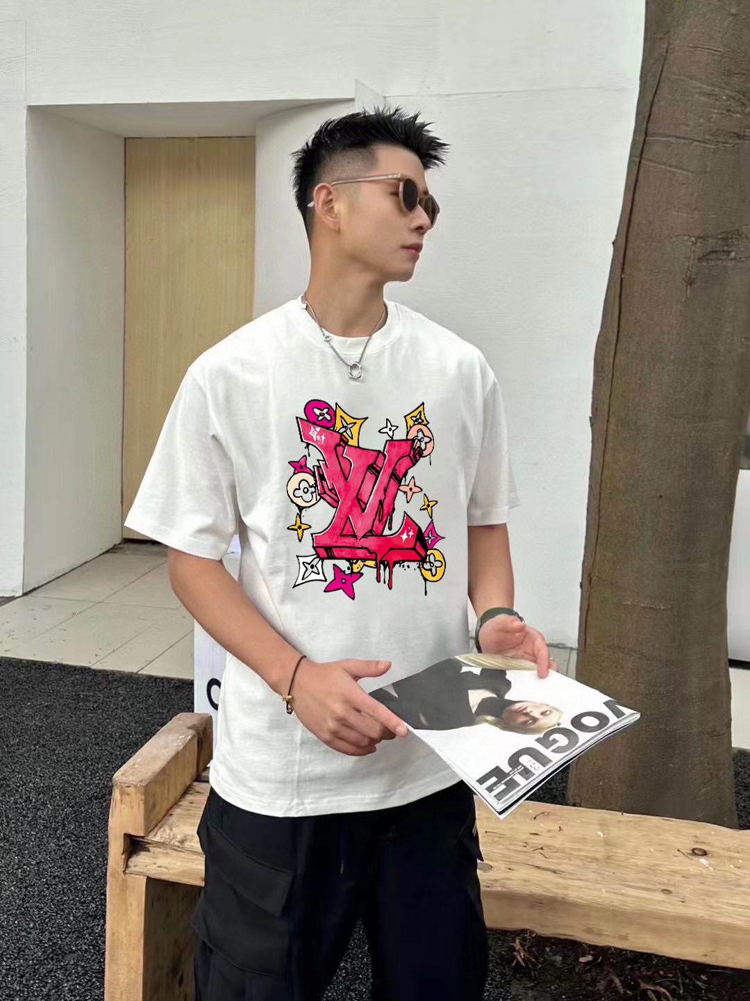 模特上身效果 Louis Vuit*on/路易威登 24S红L八方来财logo短袖 T桖