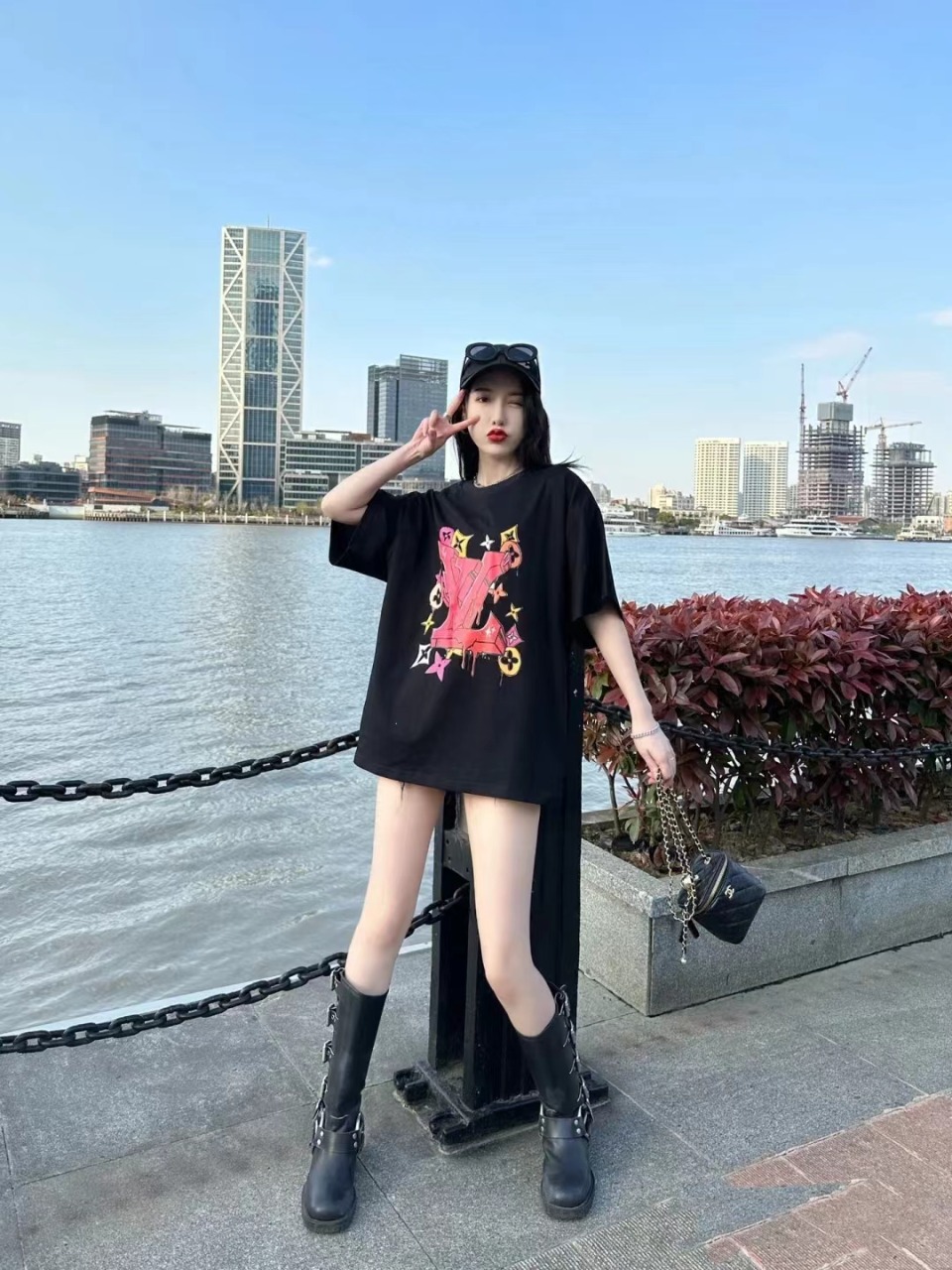 模特上身效果 Louis Vuit*on/路易威登 24S红L八方来财logo短袖 T桖