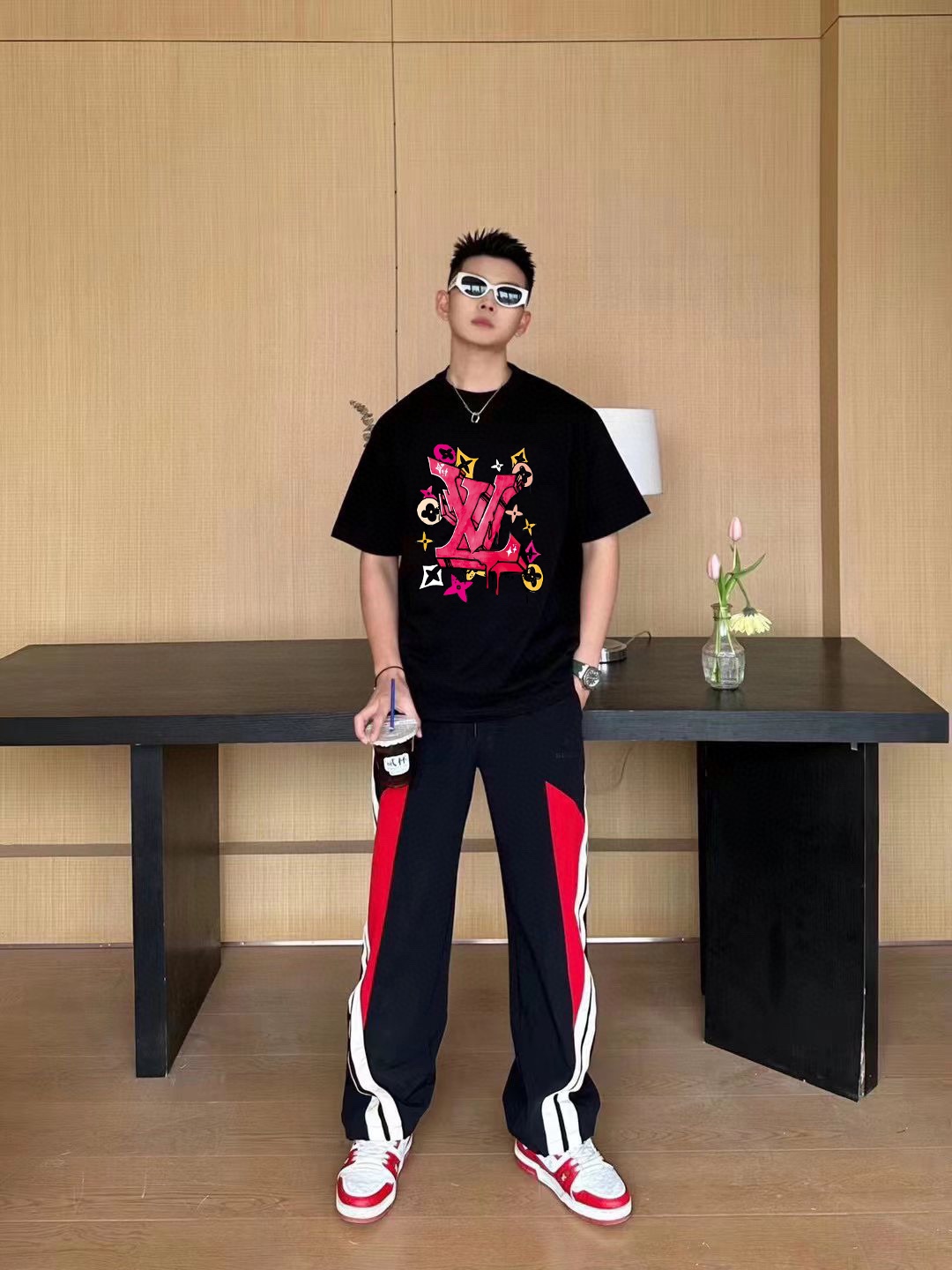 模特上身效果 Louis Vuit*on/路易威登 24S红L八方来财logo短袖 T桖