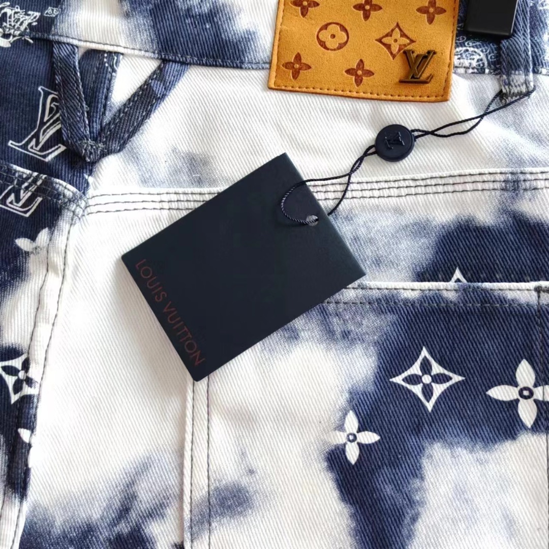 LouisVuitton/路易威登 腰果花牛仔短裤