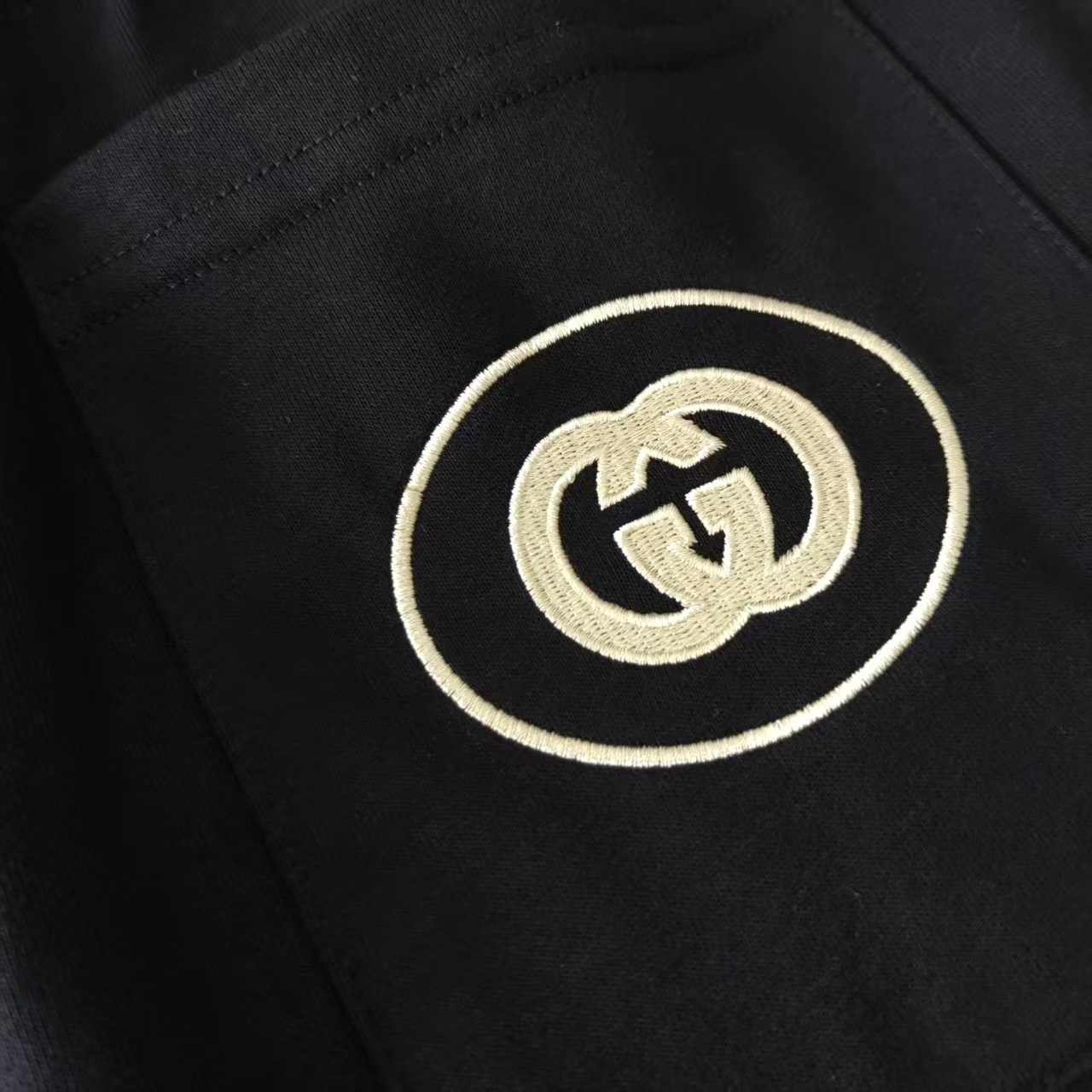 Gucci/古驰 双色拼接刺绣logo标识短裤 五分裤