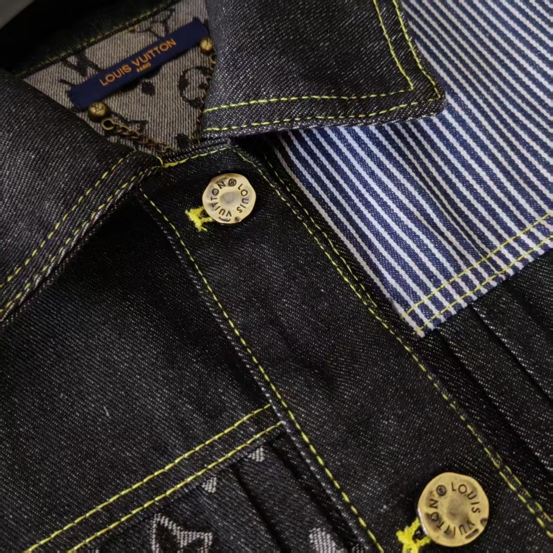 Louis Vuitton/路易威登 解构拼接老花满印工装牛仔外套