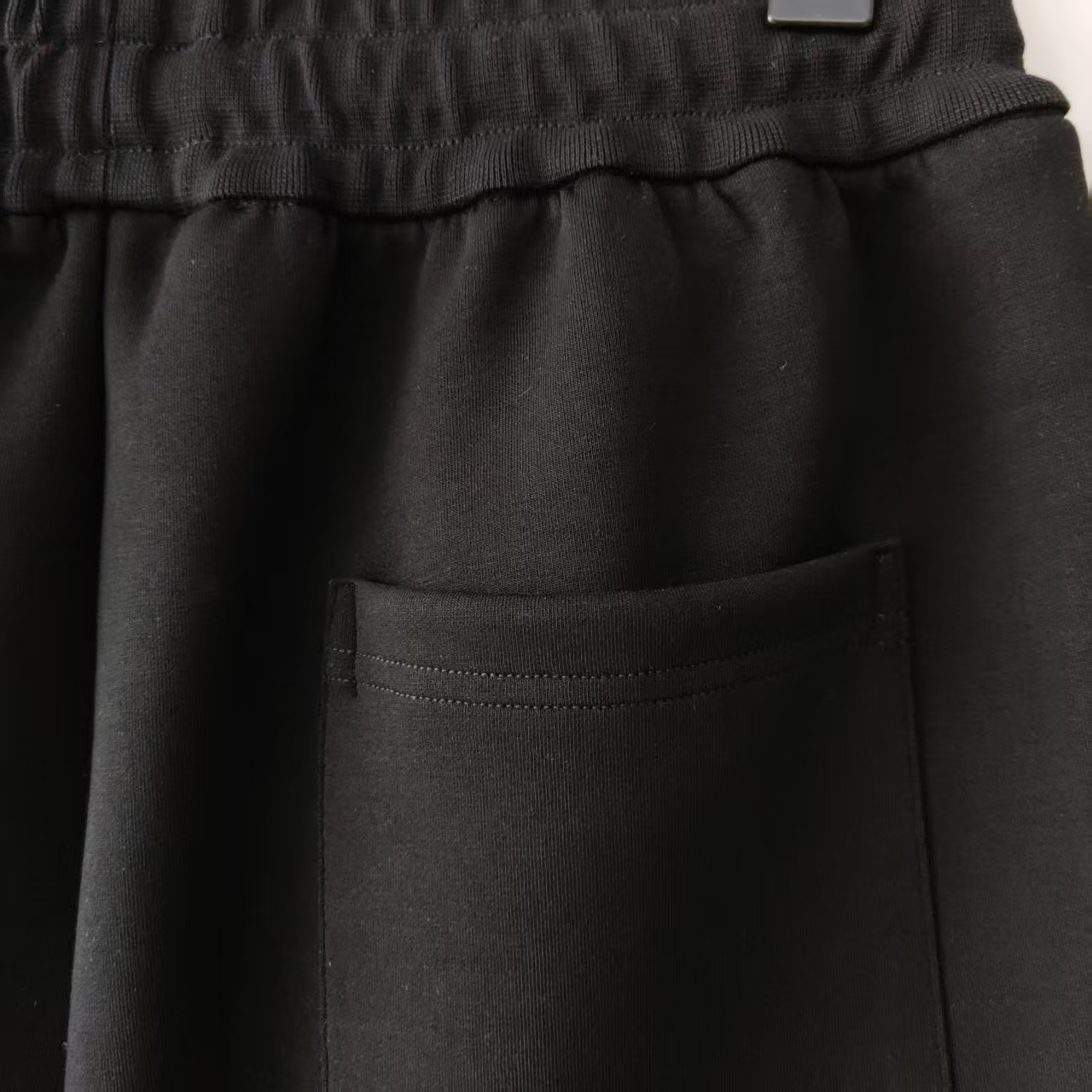 PRADA 普拉达 下摆拉链三角标LoGO标识五分裤 短裤 黑色 藏青-Chinese UA Cheap High Quatity Brand Clothes Bags handbags Sneakers wholesale wholesaler seller from China Factory suppliers Fashion Clothing Shoes best Quality Beautiful Price PRADA 普拉达 下摆拉链三角标LoGO标识五分裤 短裤 黑色 藏青