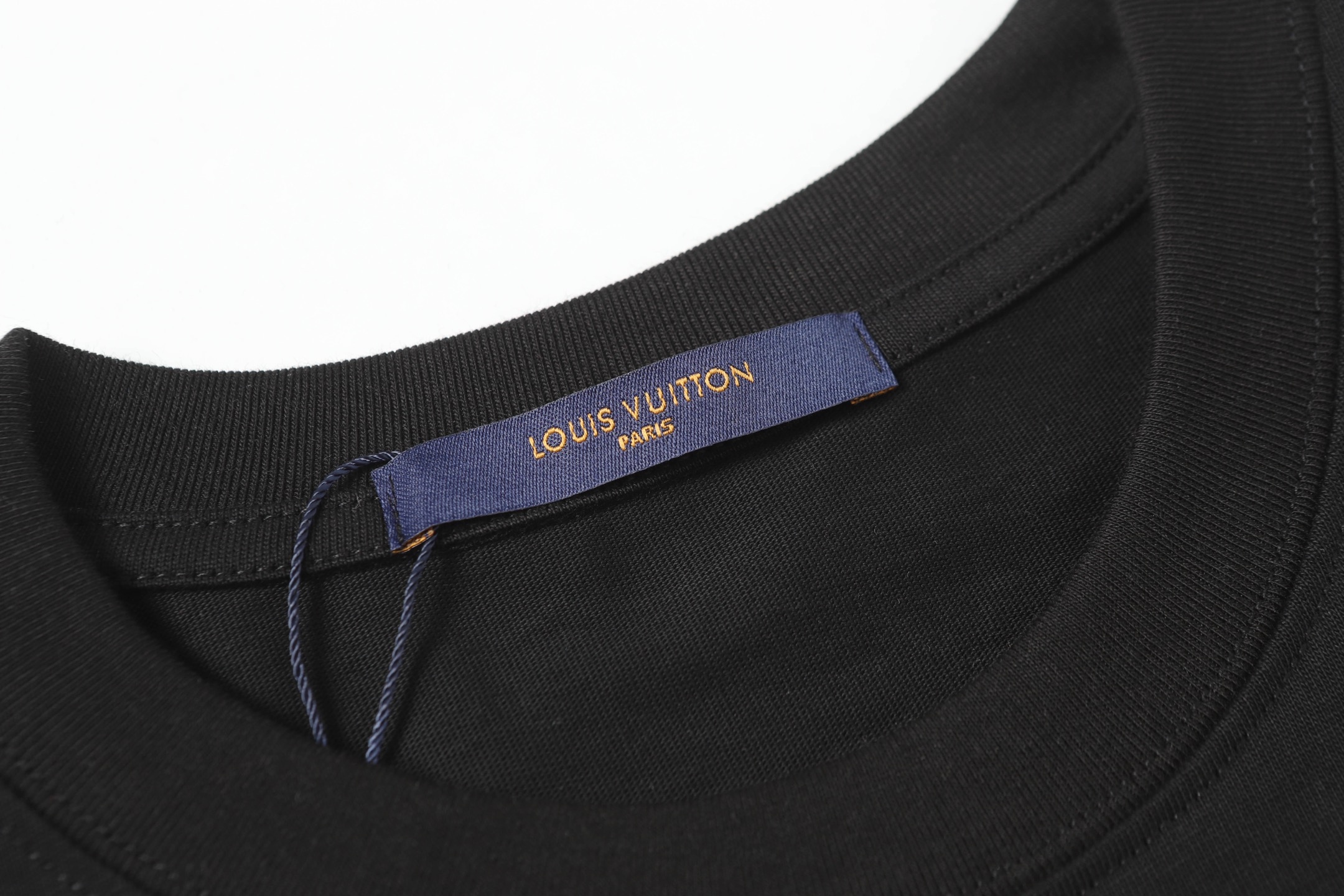 LOUIS VUITTON 路易威登 紫金字母印花短袖