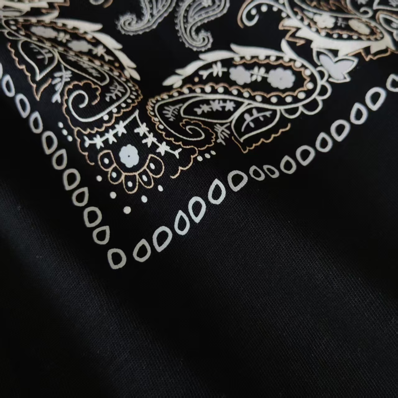 MLB 后背腰果花NY字母大印花T恤 搭配精致腰果花边框-Chinese UA Cheap High Quatity Brand Clothes Bags handbags Sneakers wholesale wholesaler seller from China Factory suppliers Fashion Clothing Shoes best Quality Beautiful Price MLB 后背腰果花NY字母大印花T恤 搭配精致腰果花边框