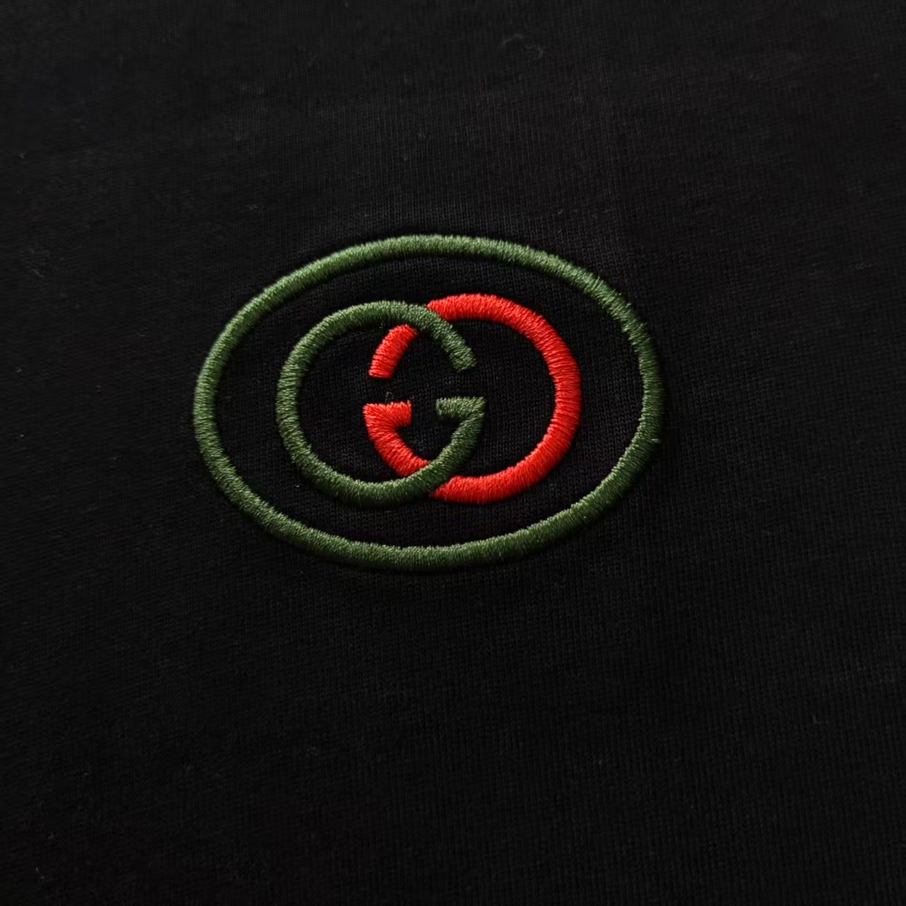 Gucci/古驰 双Glogo刺绣小标短袖黑色 杏色