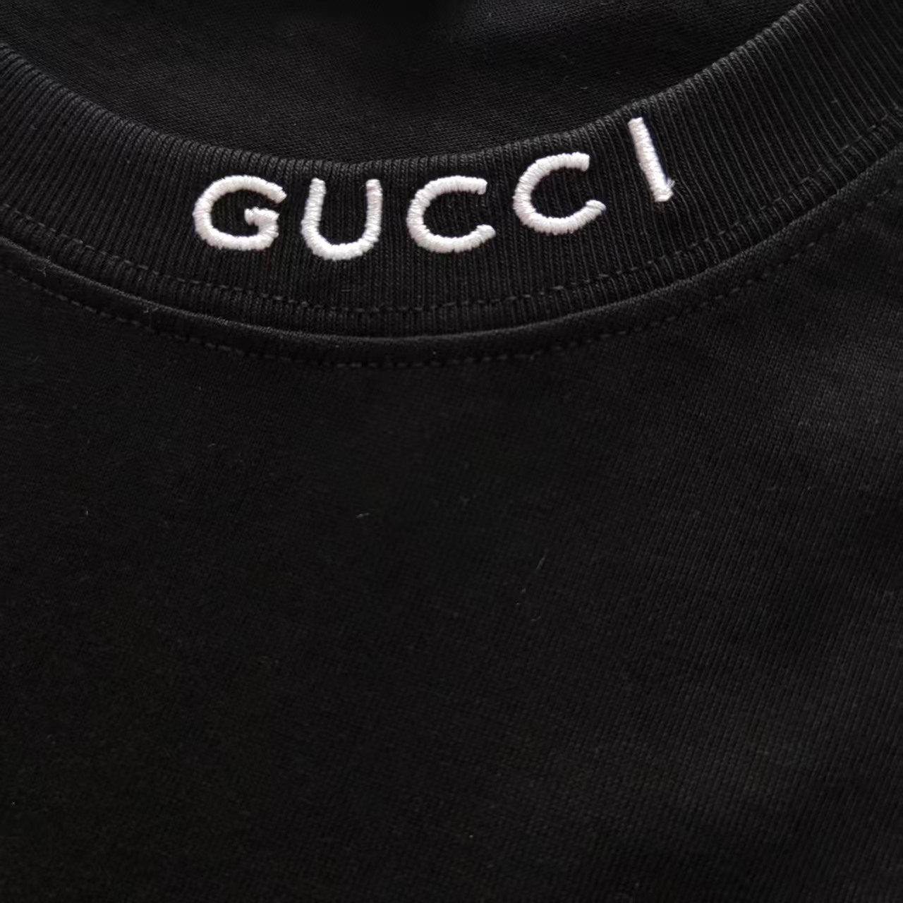 Gucci/古驰 双Glogo刺绣小标短袖黑色 杏色