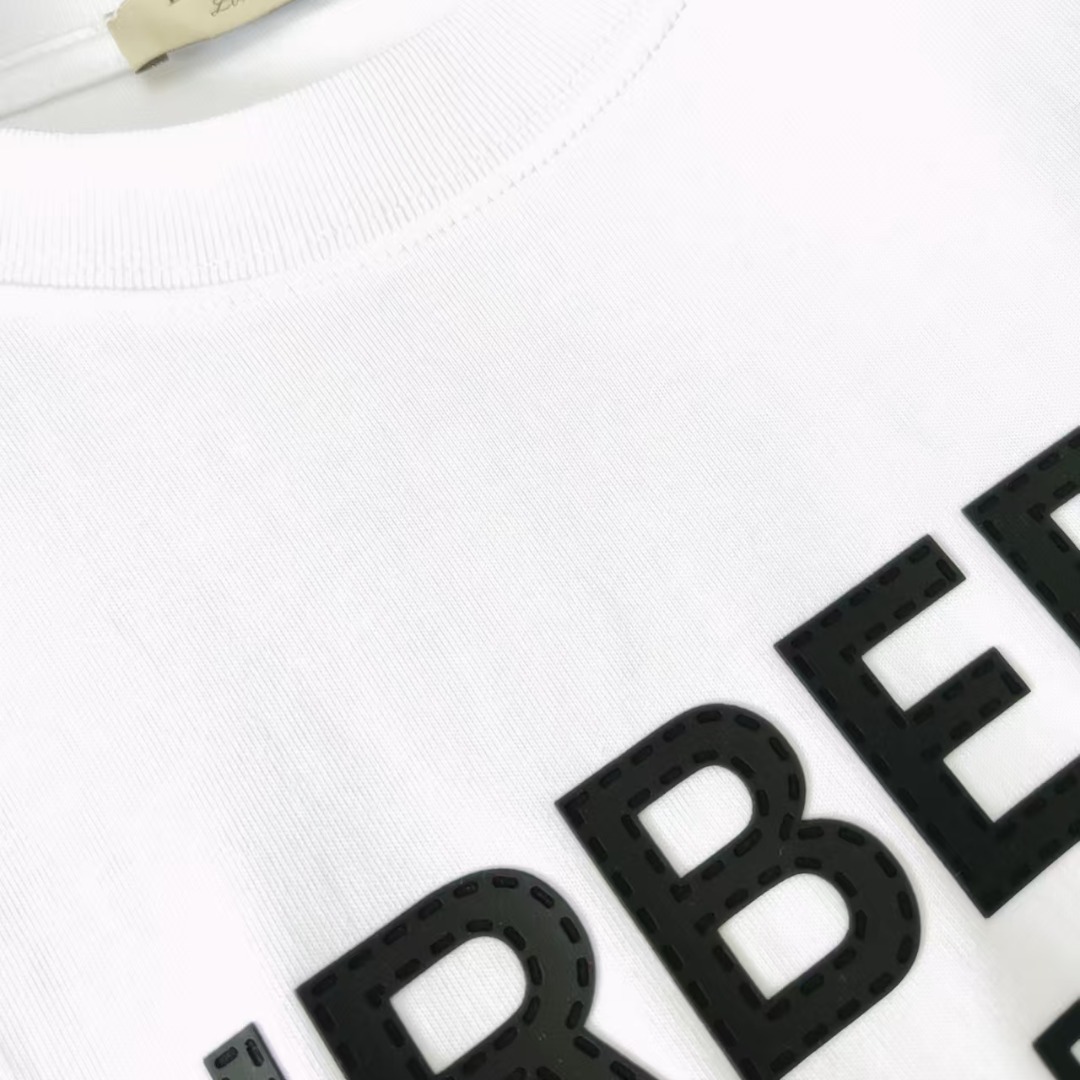 BURBERRY/巴宝莉 胸前之母logo印花短袖T恤