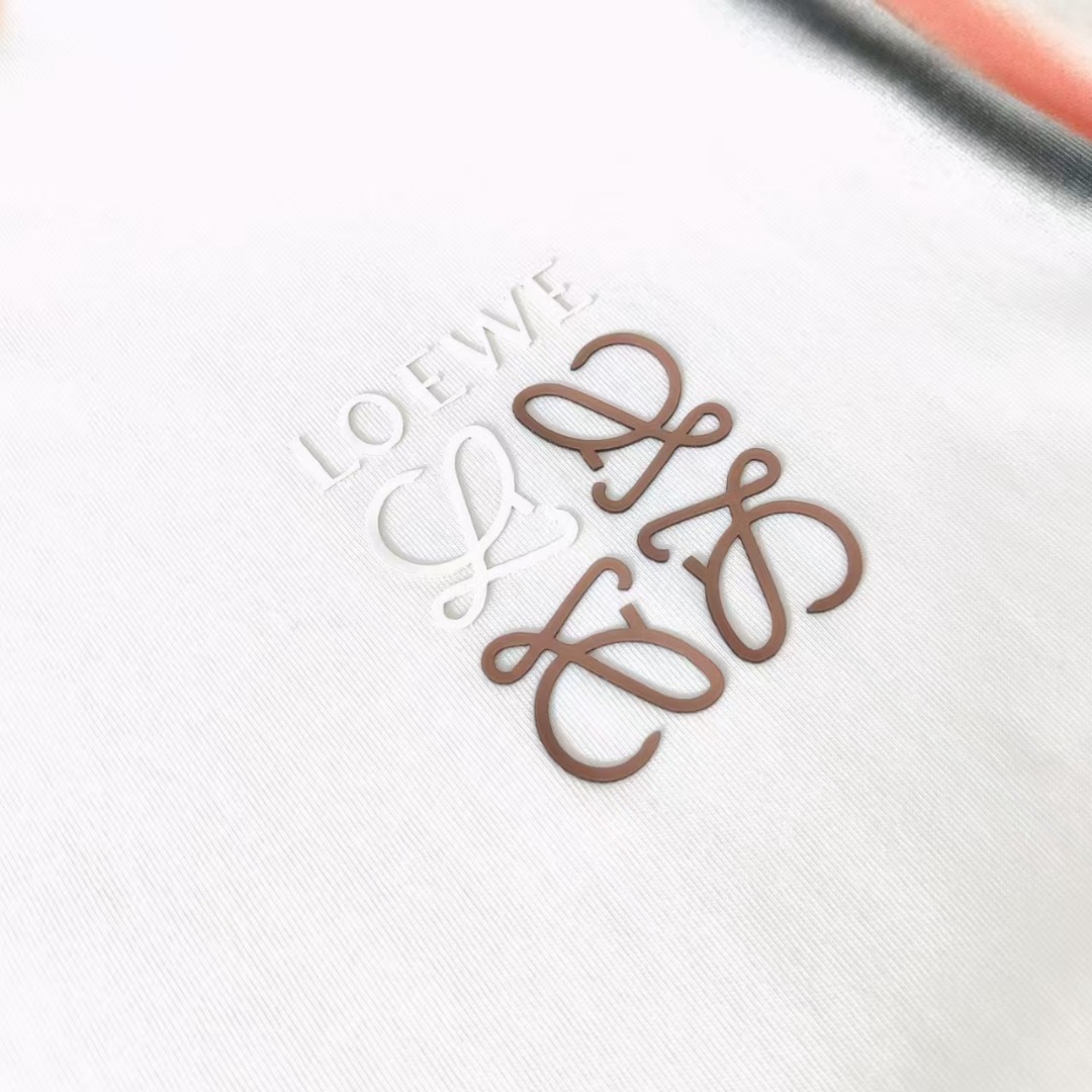 LOEWE/罗意威 手工喷画字母绣花logo短袖T桖 Logo精致刺绣