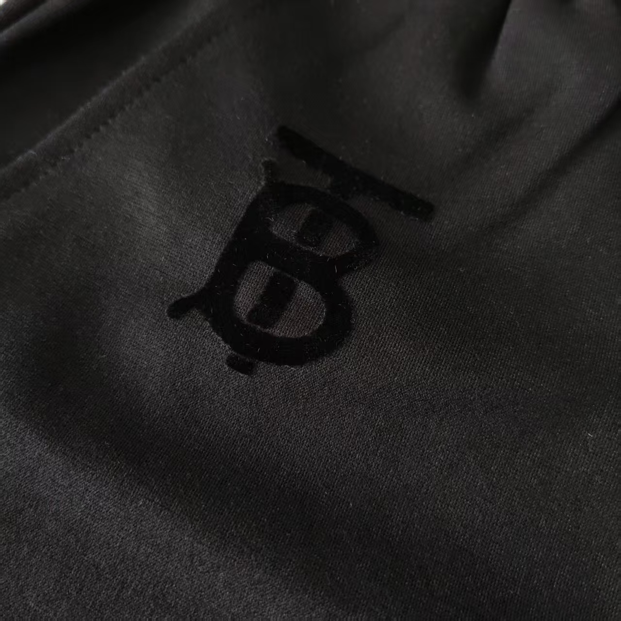 BURBERRY/巴宝莉 植绒TB字母logo休闲短裤
