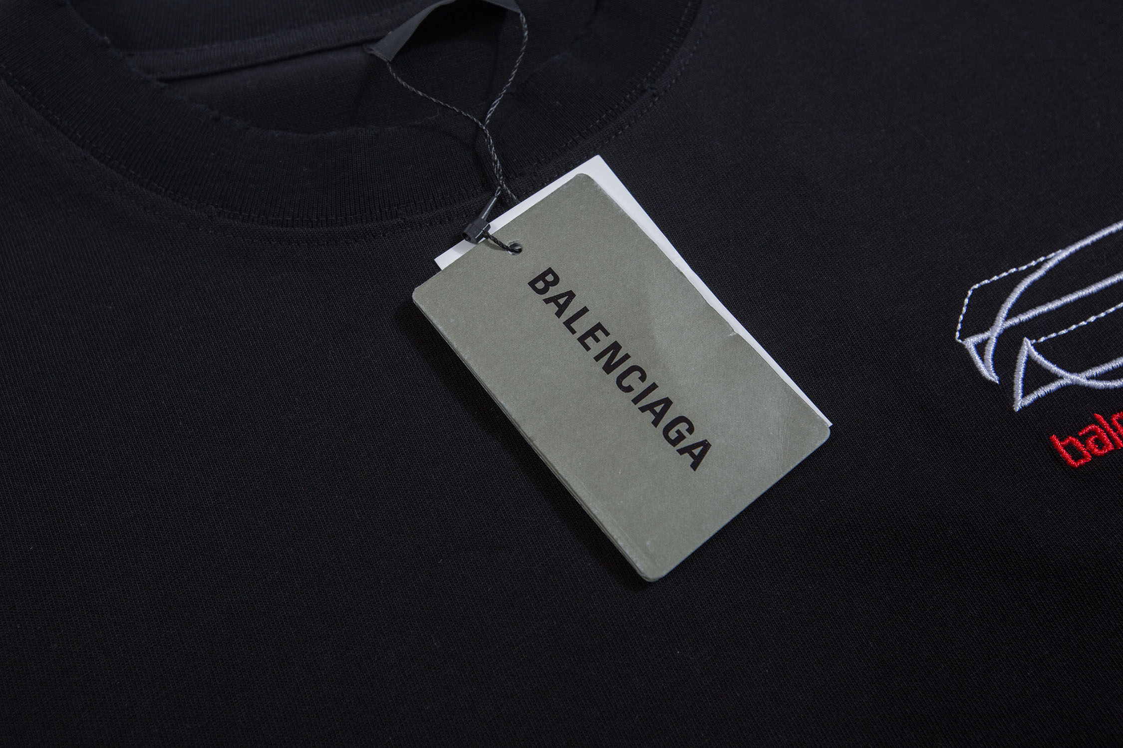 BALSENCIAGA/巴黎世家 做旧破烂字母刺绣短袖