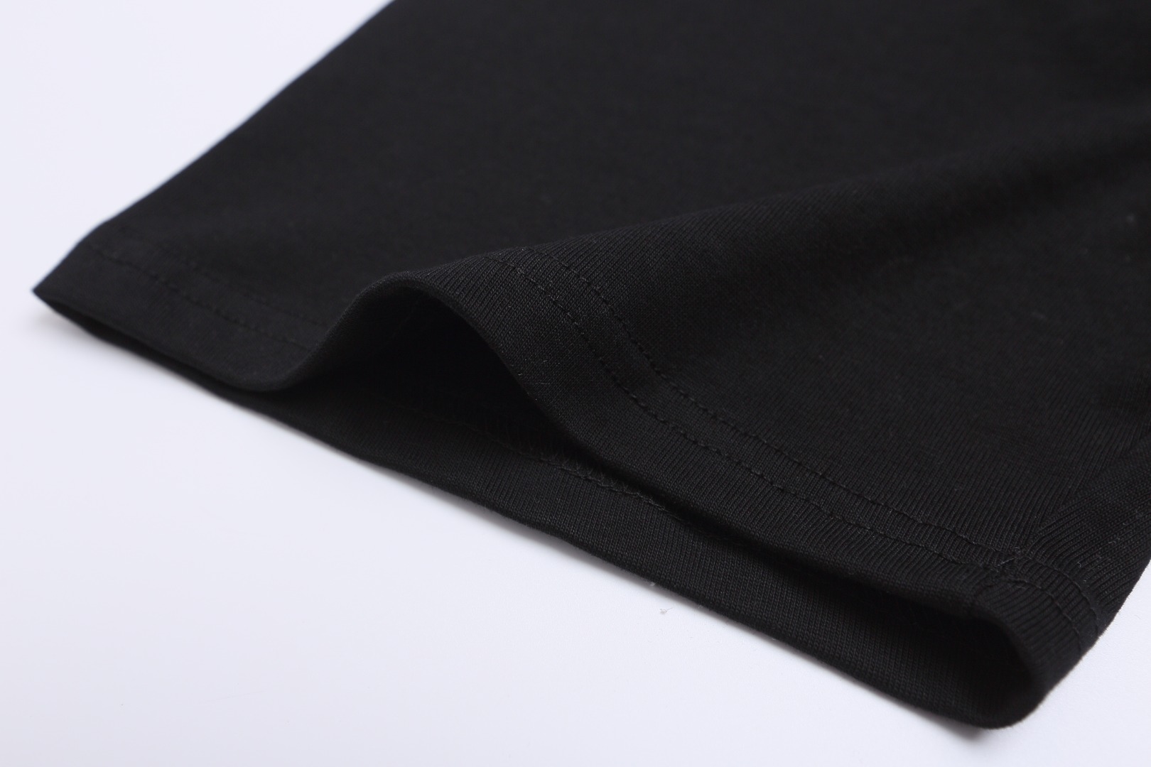 BALSENCIAGA巴黎世家毛绒拼接硅胶短袖T恤 白色 黑色-Chinese UA Cheap High Quatity Brand Clothes Bags handbags Sneakers wholesale wholesaler seller from China Factory suppliers Fashion Clothing Shoes best Quality Beautiful Price BALSENCIAGA巴黎世家毛绒拼接硅胶短袖T恤 白色 黑色