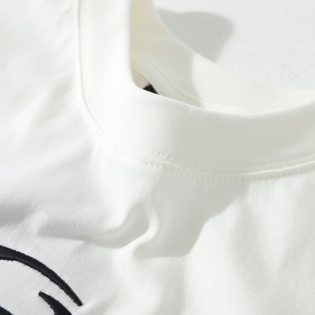 BALENCIAGA巴黎世家 BASKETBALL 系列 01号球衣短袖T恤 黑色 白色-Chinese UA Cheap High Quatity Brand Clothes Bags handbags Sneakers wholesale wholesaler seller from China Factory suppliers Fashion Clothing Shoes best Quality Beautiful Price BALENCIAGA巴黎世家 BASKETBALL 系列 01号球衣短袖T恤 黑色 白色