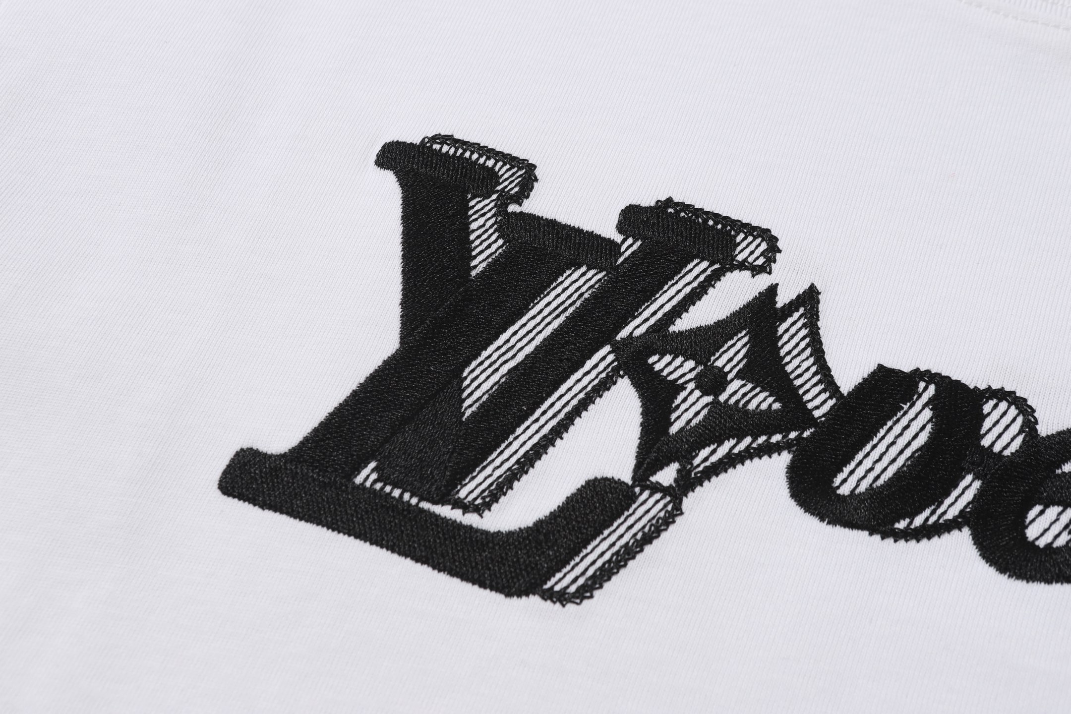 Louis Vuitton/路易威登 重影Logo字母刺绣短袖T恤