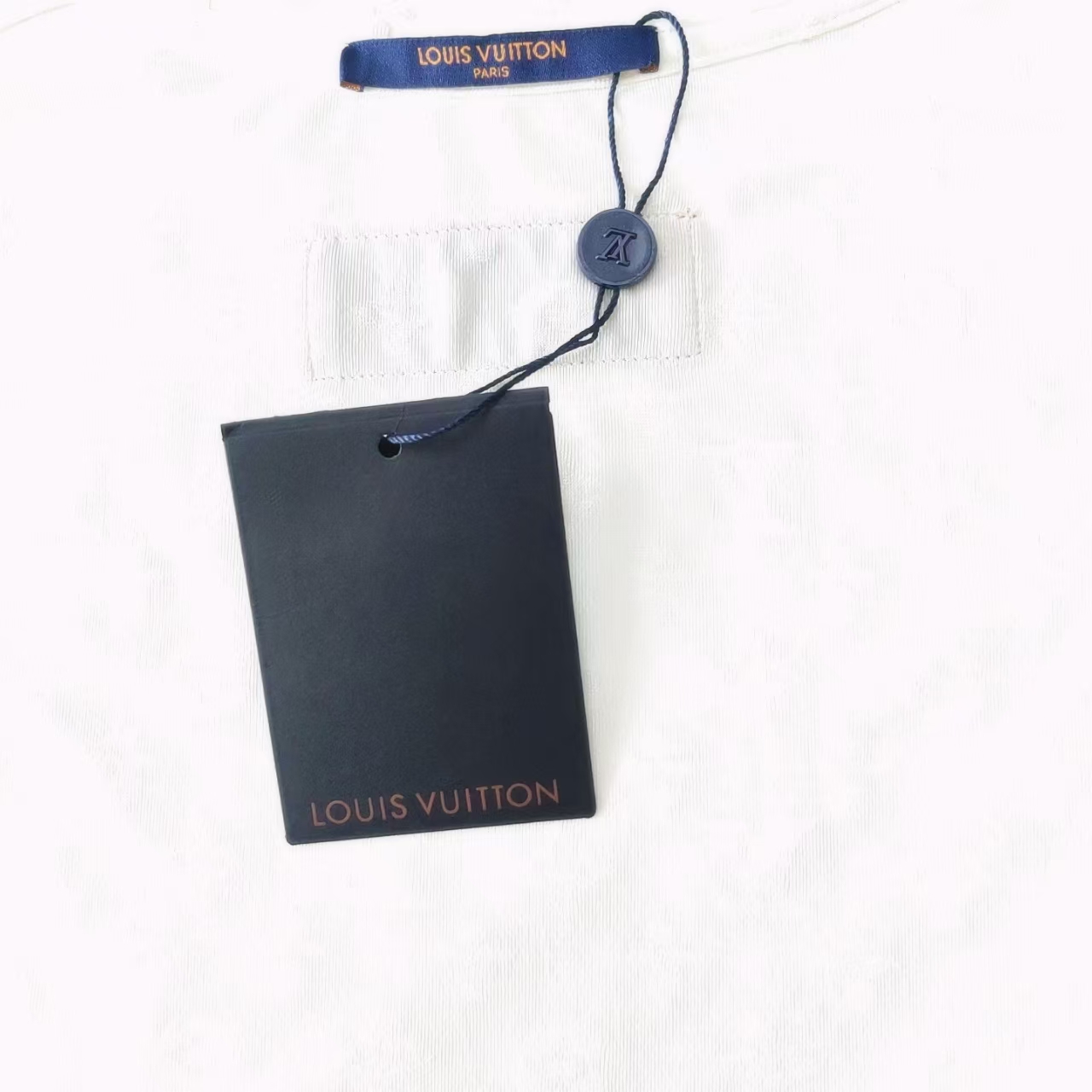 Louis vuitton 路易威登 满印老花提花凹凸短袖