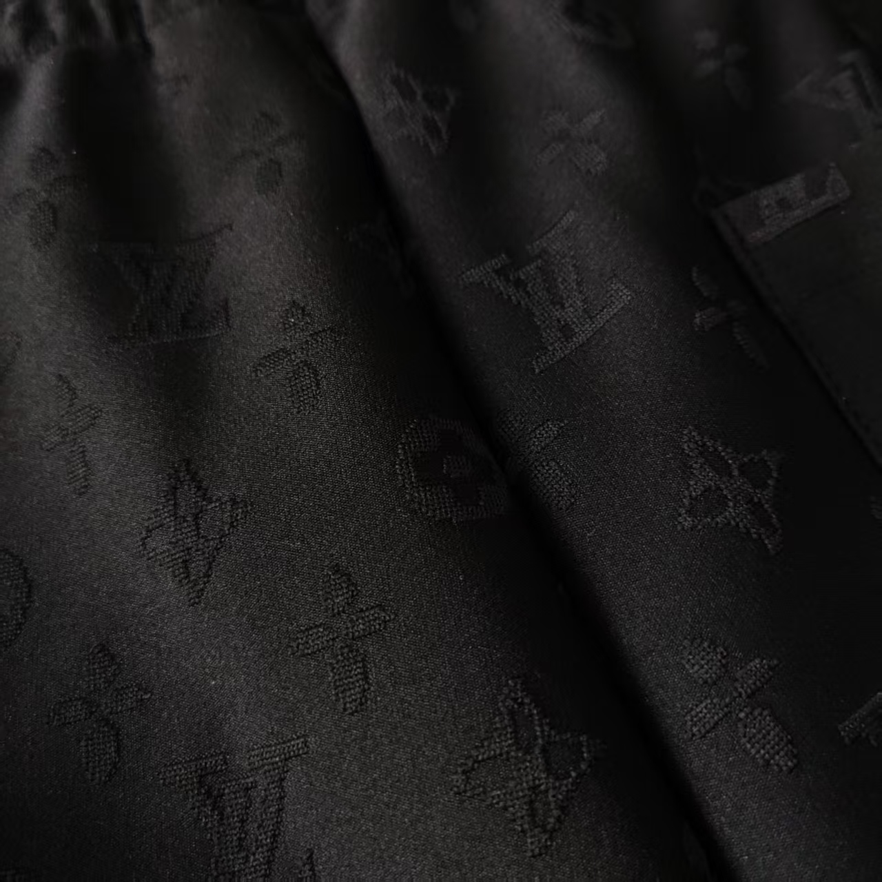 Louis vuitton 路易威登 满印老花提花凹凸短裤
