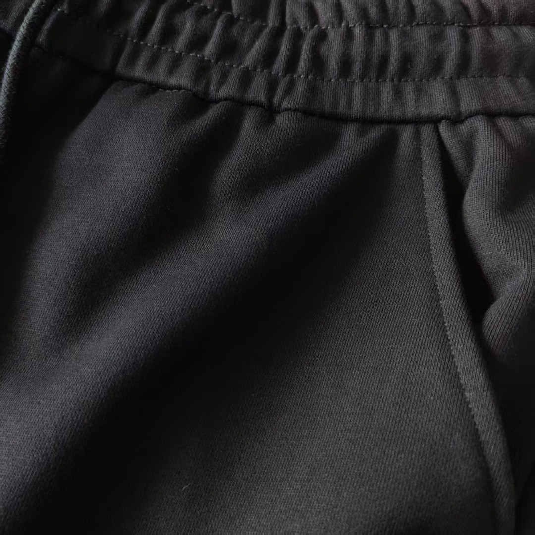 Louis Vuitton/路易威登 贴布字母logo休闲短裤 黑色