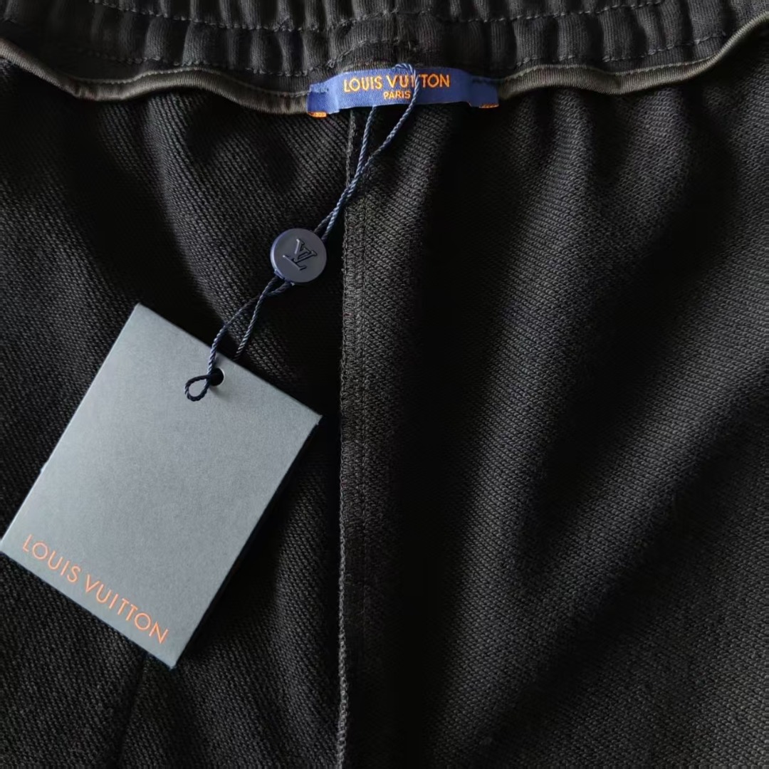 Louis Vuitton/路易威登 贴布字母logo休闲短裤 黑色