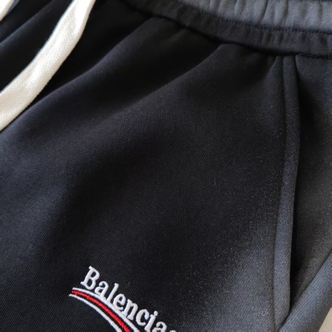 Balenciaga/巴黎世家 海浪刺绣绘涂鸦喷墨纹路短裤 刺绣小字母logo