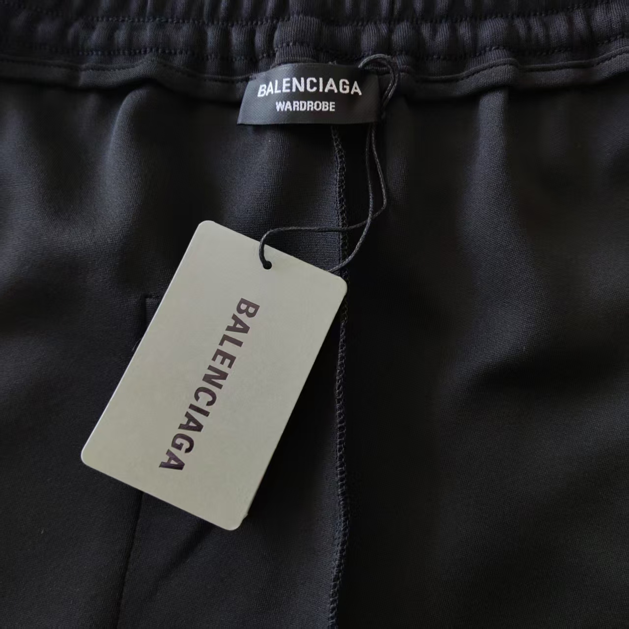 Balenciaga/巴黎世家 海浪刺绣绘涂鸦喷墨纹路短裤 刺绣小字母logo