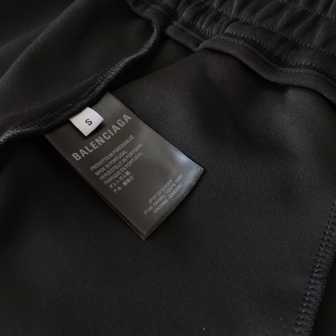 Balenciaga/巴黎世家 海浪刺绣绘涂鸦喷墨纹路短裤 刺绣小字母logo