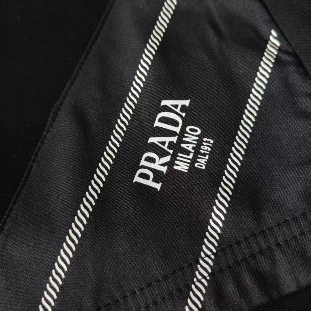 PRADA 普拉达 字母绣花三角织带拼接logo短袖 刺绣 五分裤
