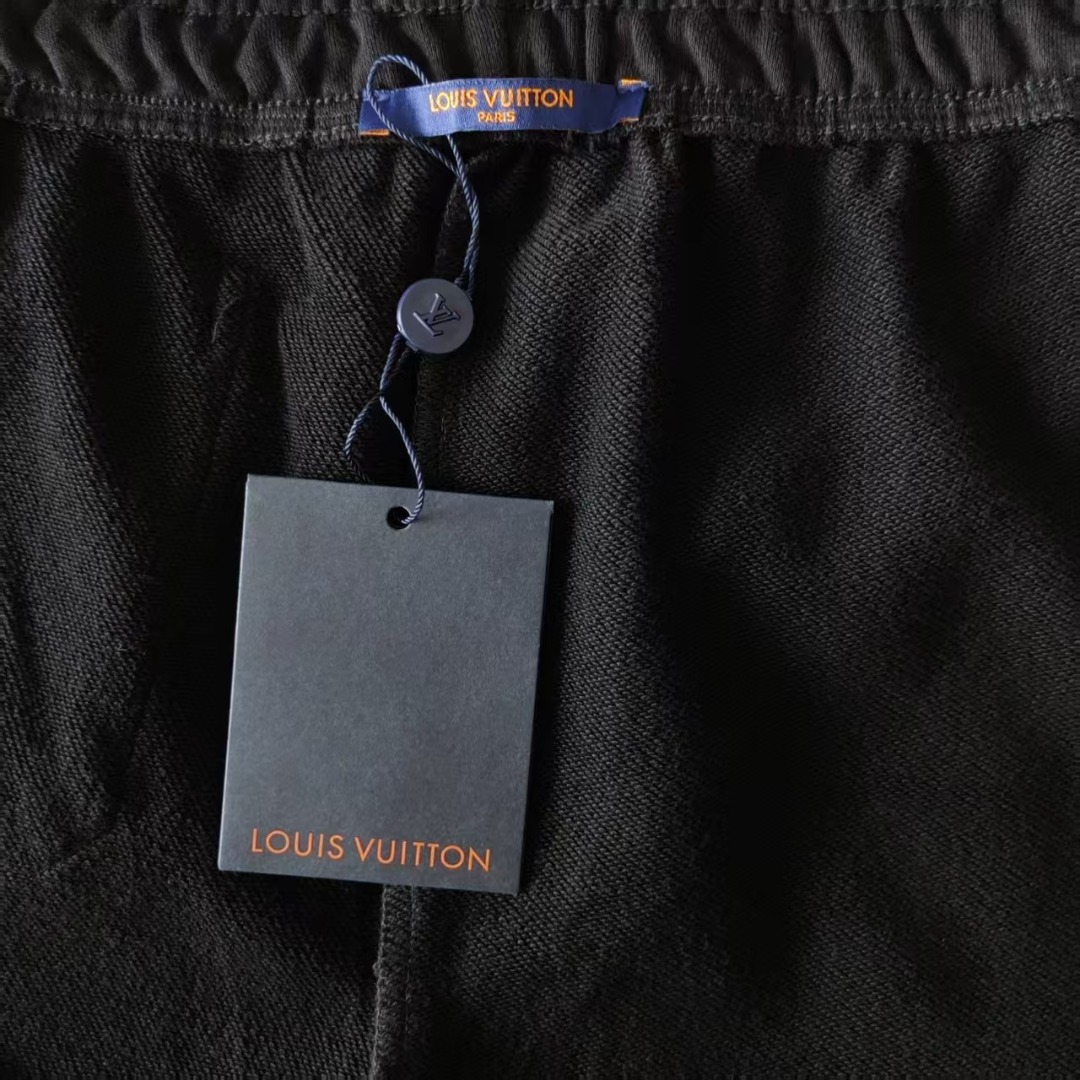 LOUIS VUITTON 路易登威 棋盘字母logo短裤